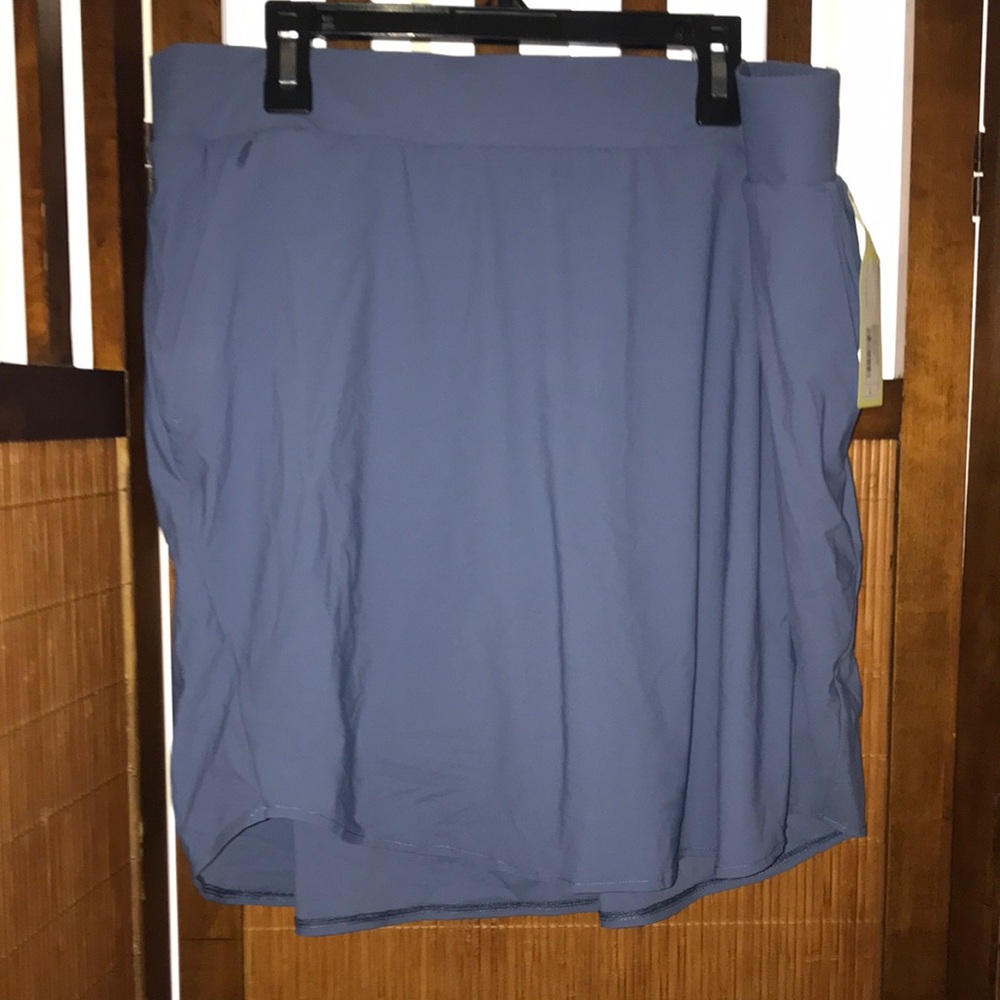 All In Motion Skort L NWT